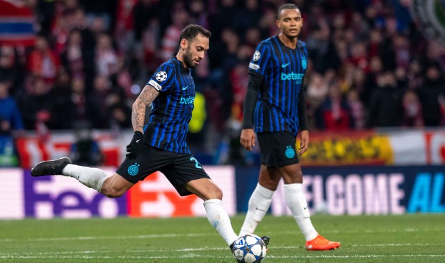 亚冠-记者：巴雷拉肌肉疲劳未随队出征多特，邓弗里斯和恰20也无法出战